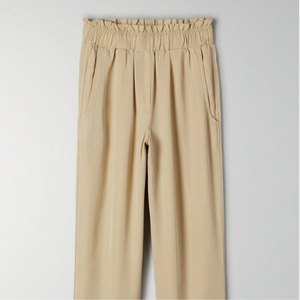 Aritzia Babaton Beige pull on waistband cropped trousers pants size XS